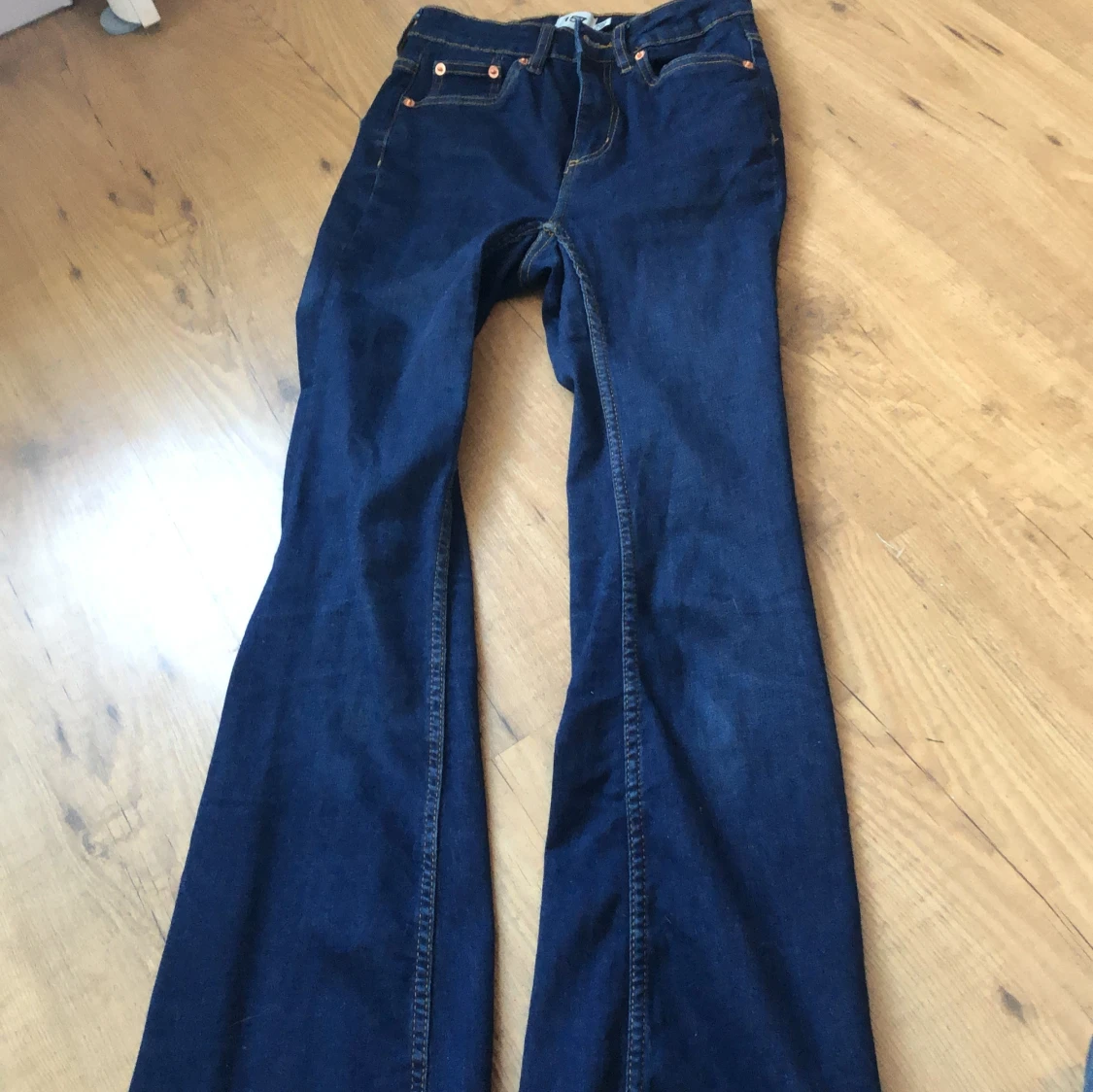 Mörkblå jeans från 157