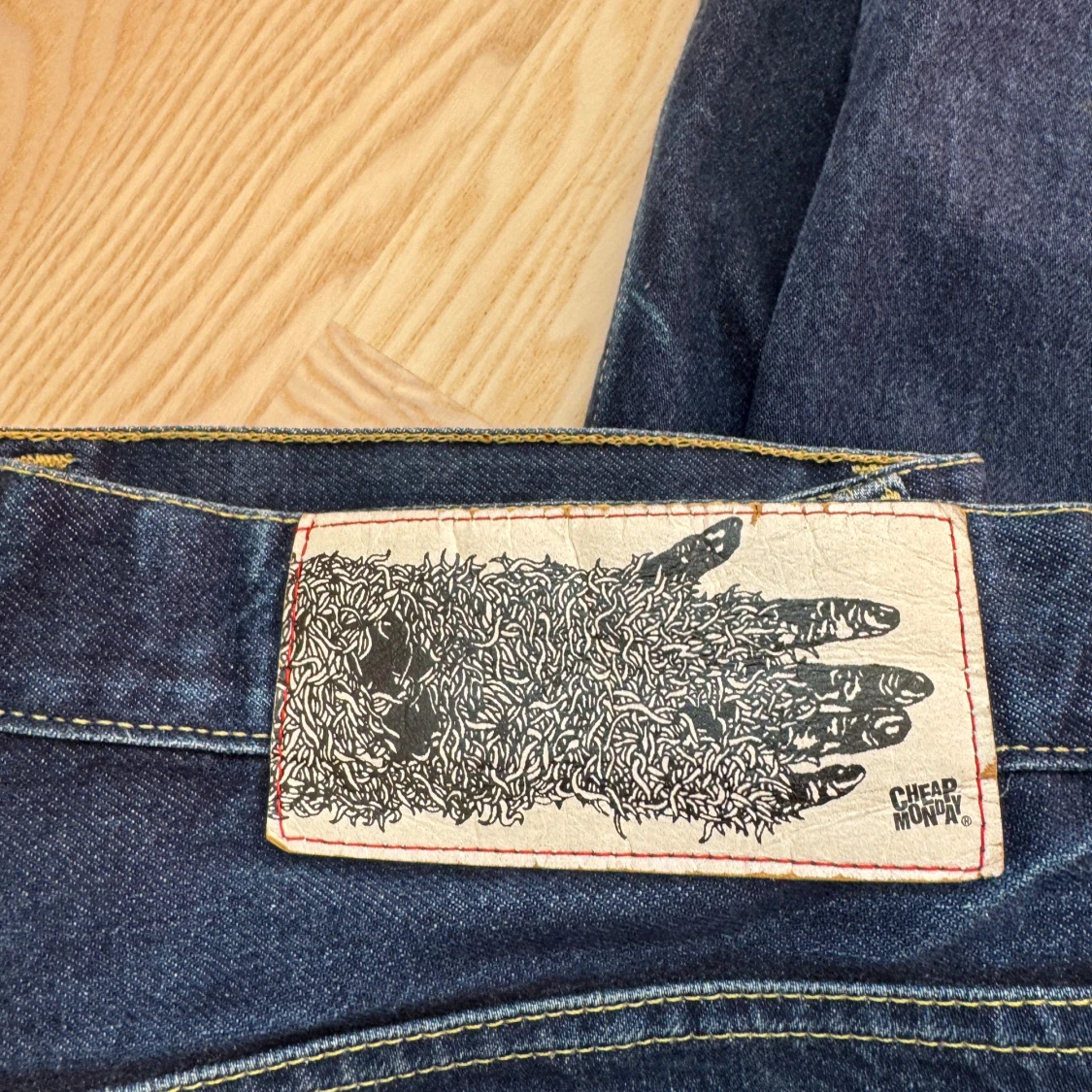 Mörkblå vintage jeans från Cheap Monday - 2