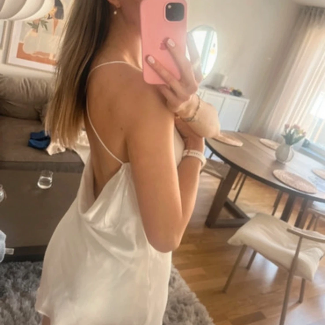 Vit satinklänning - 2