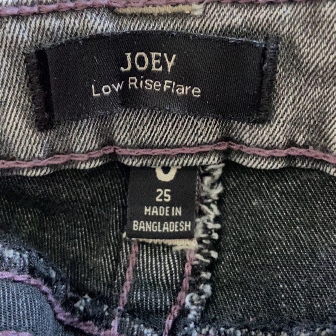 Gråa low rise flare true religion jeans joey - 2