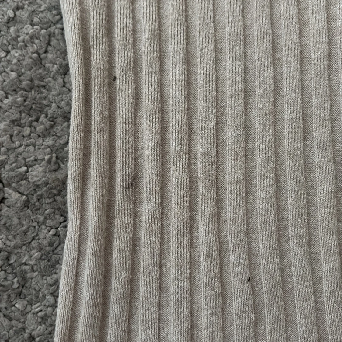 Beige ribbade byxor från Gina Tricot - 3