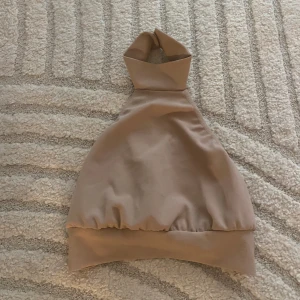 Open back top - Använt 1 gång