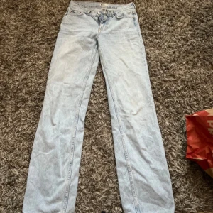 Ljusblå jeans - Ljusblå jeans Perfekta för en avslappnad stil.🩵