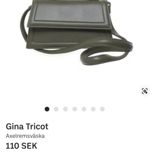 Ginas väska - Säljer ginas väska använd endast en gång🤍