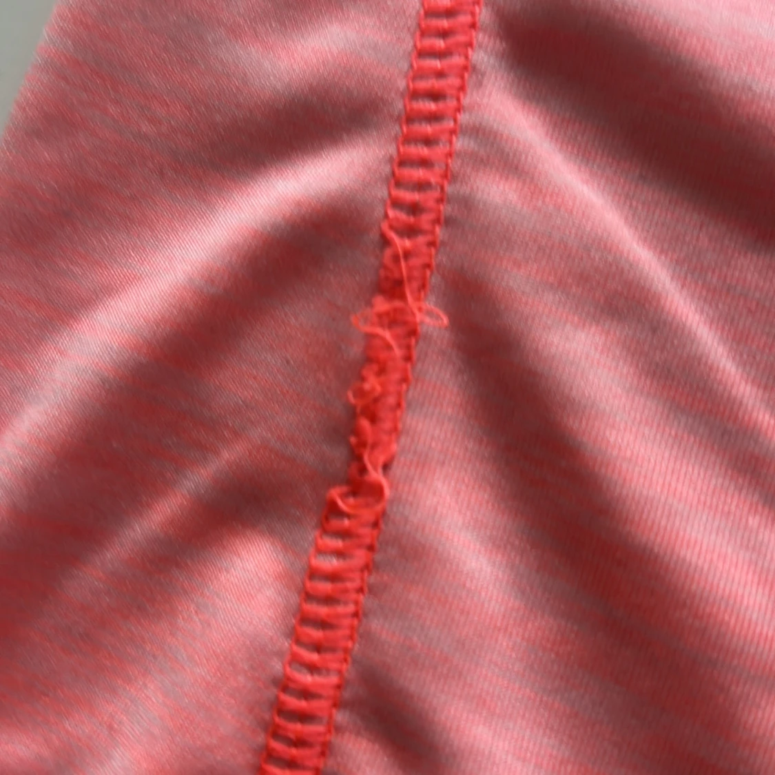 Rosa sport t-shirt från H&M Active Squad - 2