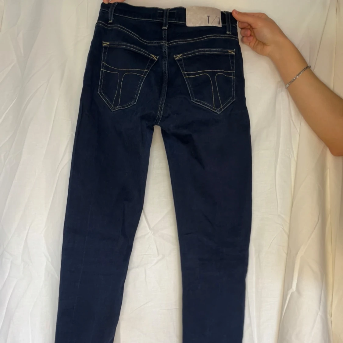 Mörkblå jeans från Tiger of Sweden ”Kelly” - 1