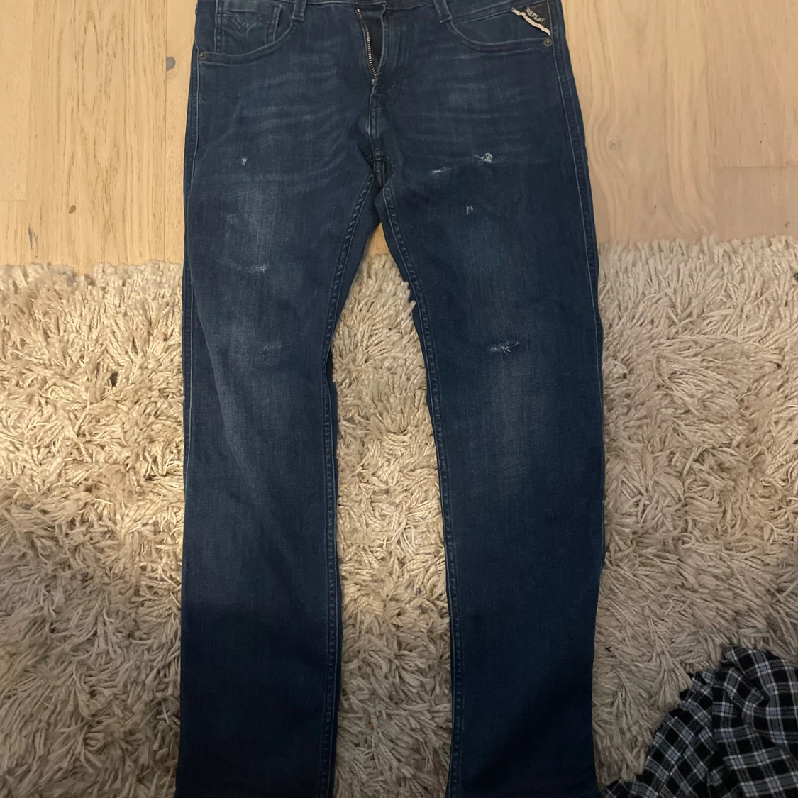 Mörkblå jeansbyxor från Replay - 1