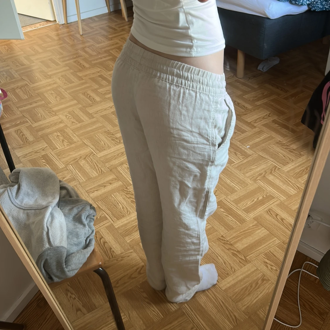 Beiga linnebyxor med snörning - 1