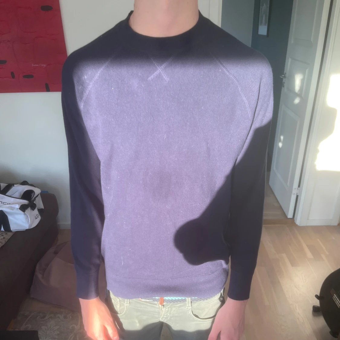 Mörkblå basic tröja med rund hals