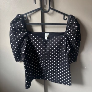 Prickig topp  - Super fin prickig topp inför fester eller allt möjligt! 