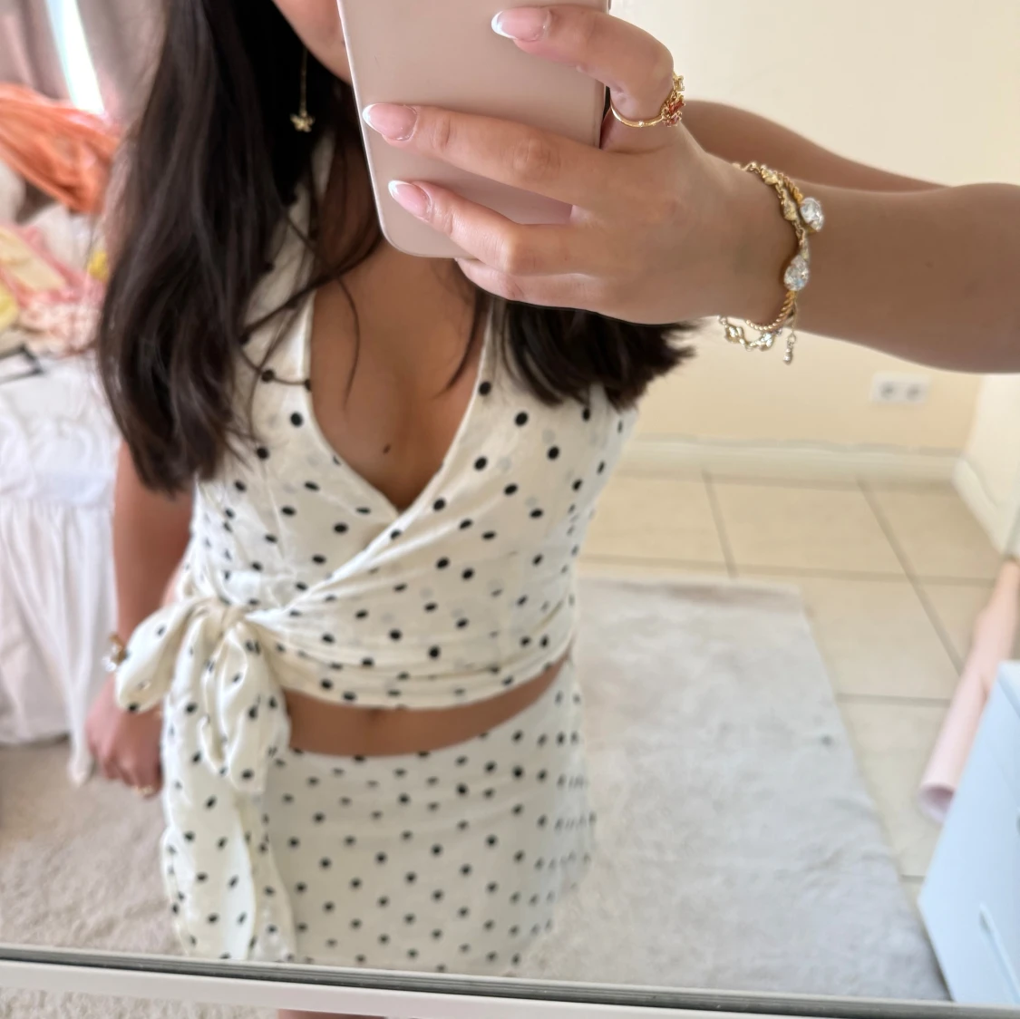 Vit omlottopp set med svarta prickar - 1