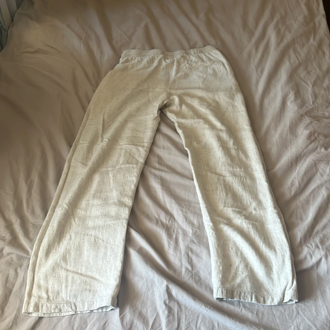 Beige linnebyxor med snörning - 1