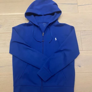 Ralph Lauren Zip - Storlek S, kan passa mindre. Priset är ej hugget i sten
