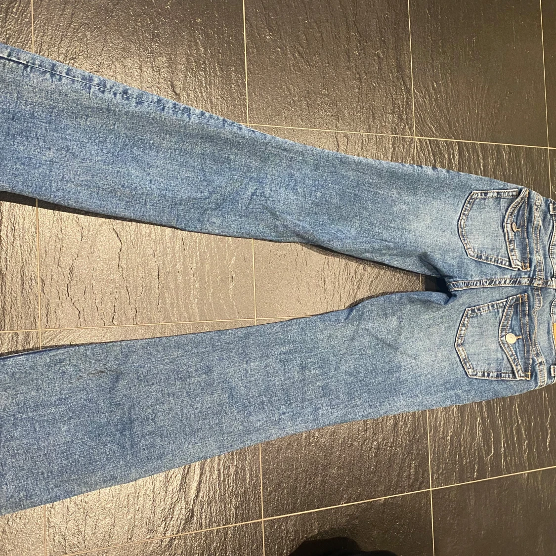 Blå bootcut jeans från Gina - 1