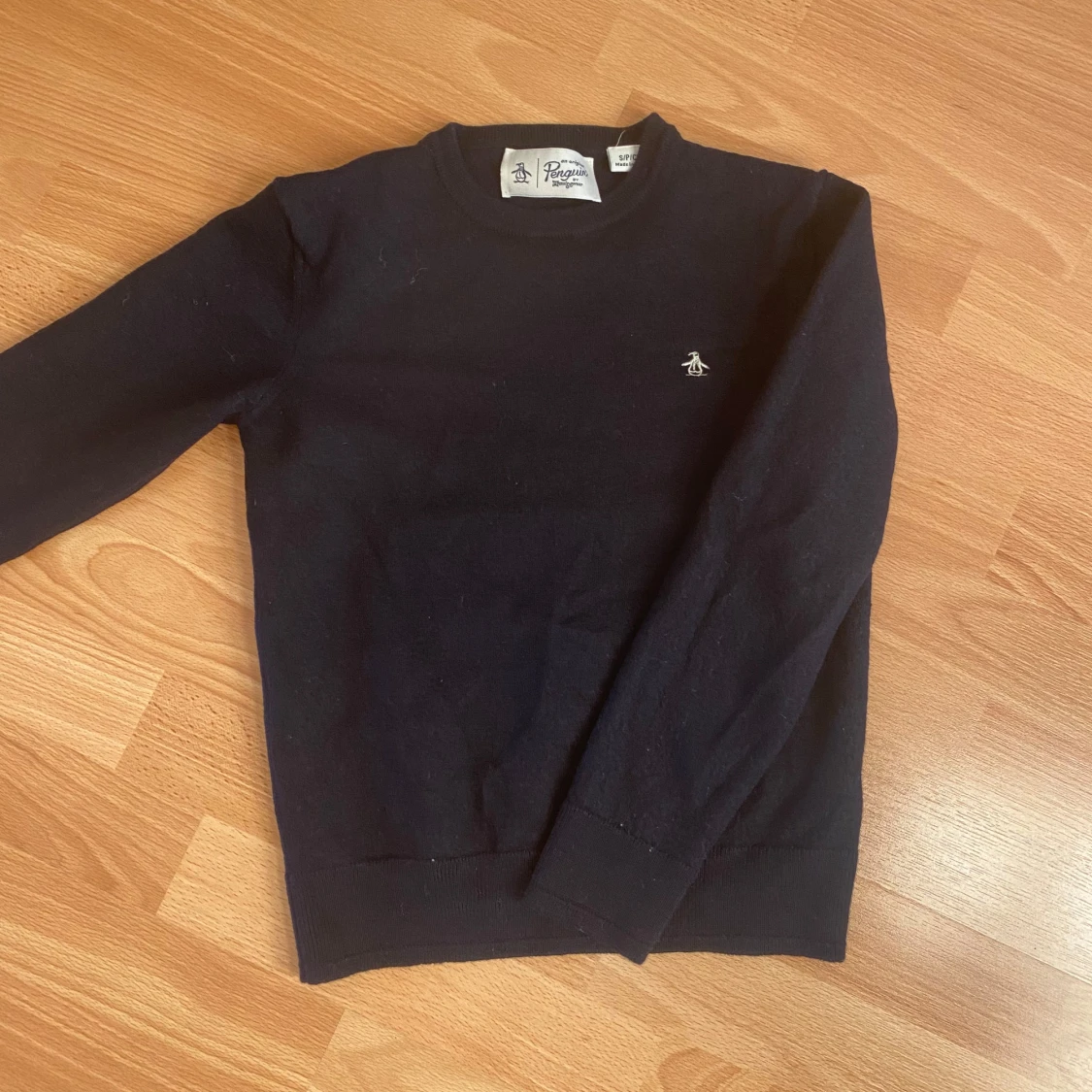 Mörkblå tröja från Original Penguin