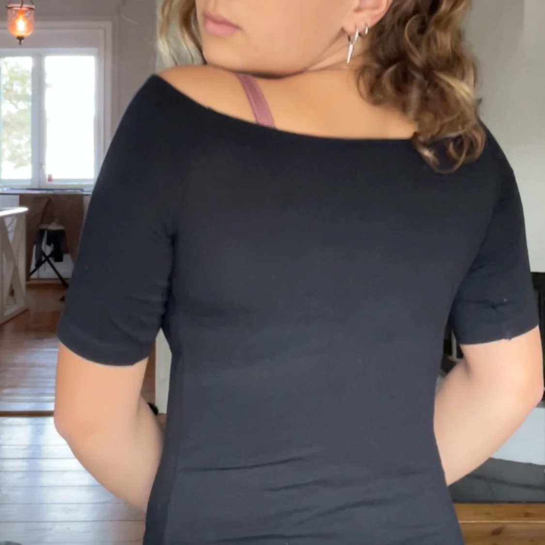 Svart offshoulder tröja - 1