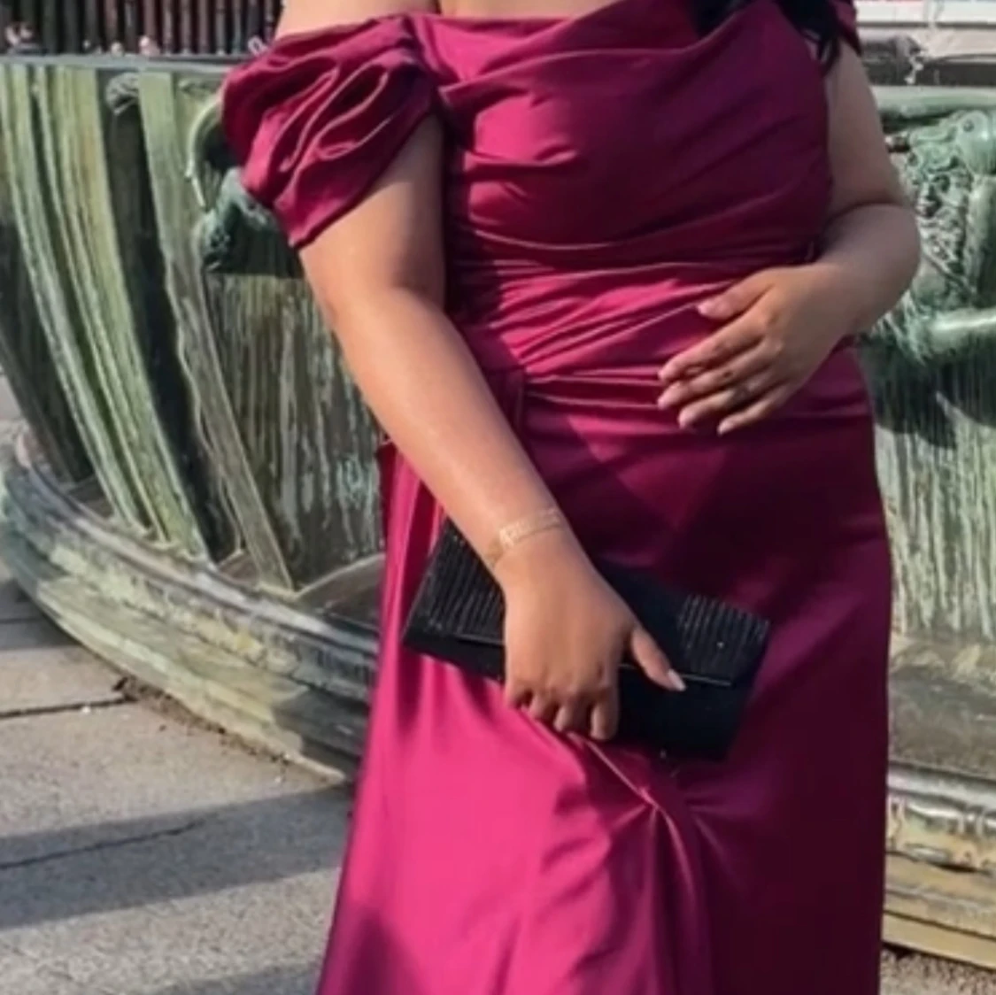 Mörkrosa balklänning