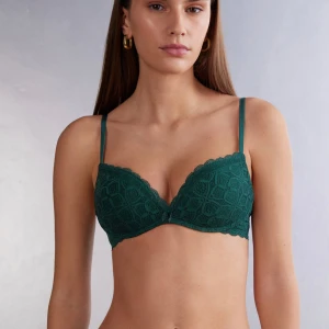 Grön intimissimi bh - Superfin bh från Intimissmi i modellen giogia. Just denna färg säljs inte längre men liknar den mörkgröna på första bilden. Storlekslappen är bortklippt men det är 70D. Nypris är 459kr.