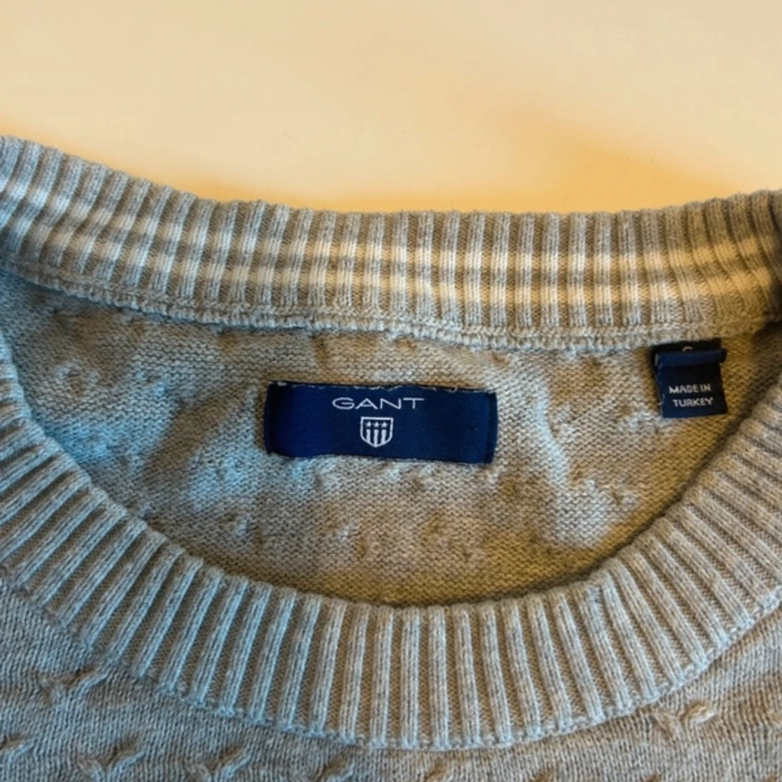 Grå tröja från GANT - 1