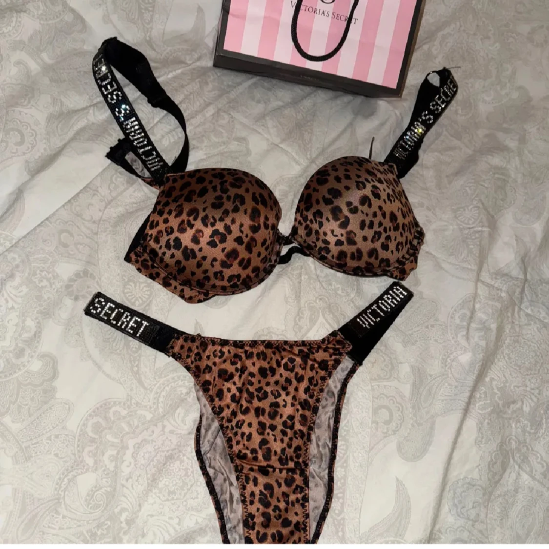 Leopardmönstrad set från Victoria's Secret - 1