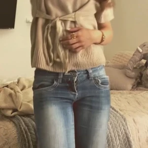 Lågmidjade jeans - Köpte på vinted men inte använt