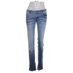 Low-waisted super slim jeans - Jätte fina jeans från diesel, super slim. Använda endast en gång. Intressekoll. Passar storleken 29/30/31/32/33/34