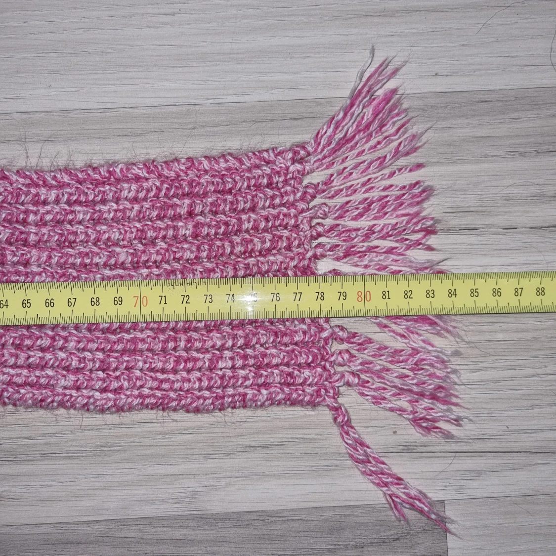 Rosa stickad halsduk - 2