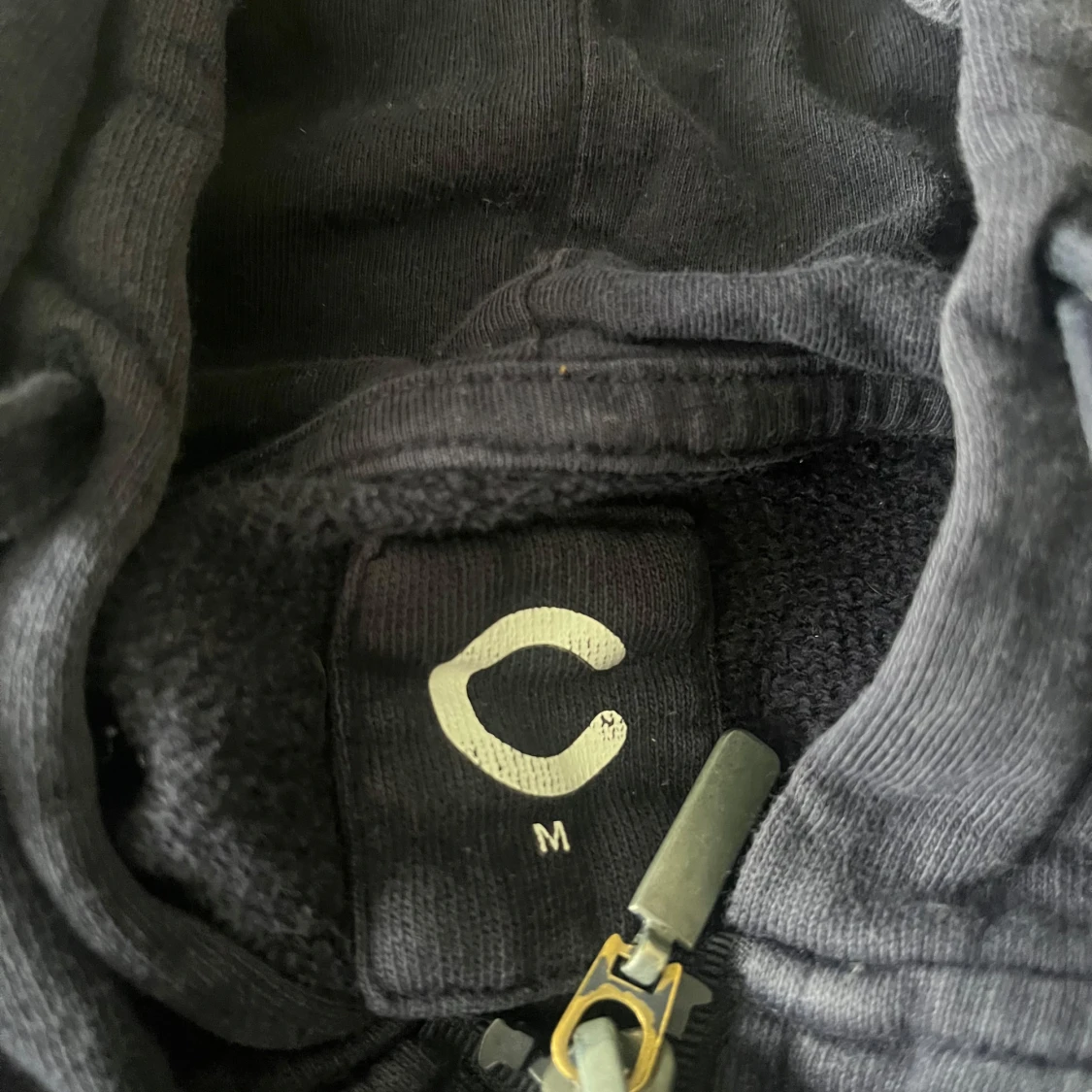 mörkblå zip hoodie - 1