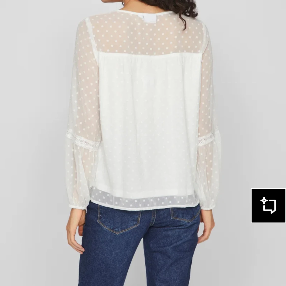 Vit prickig blus med knytband - 2