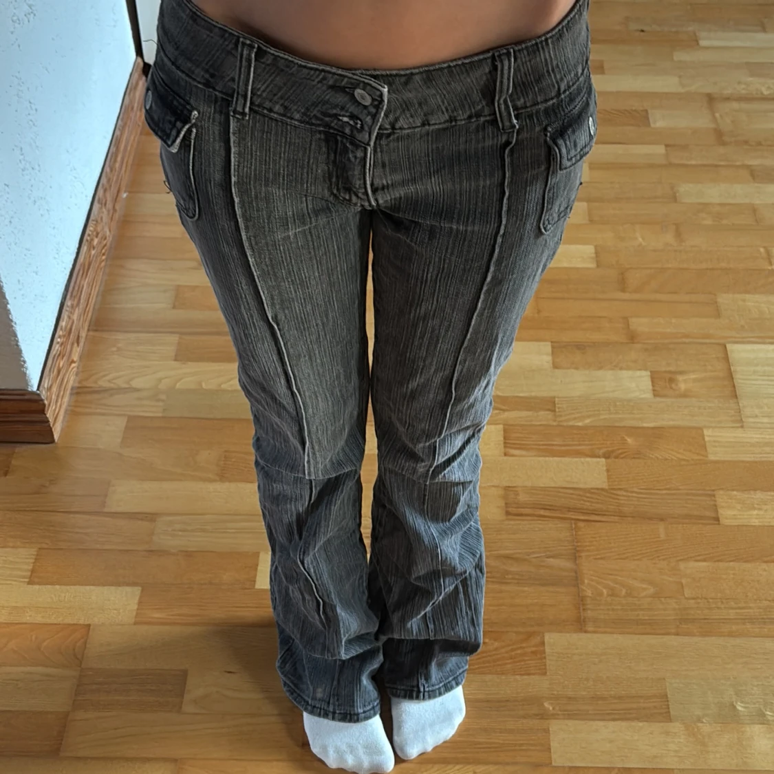 Gråa bootcut jeans 