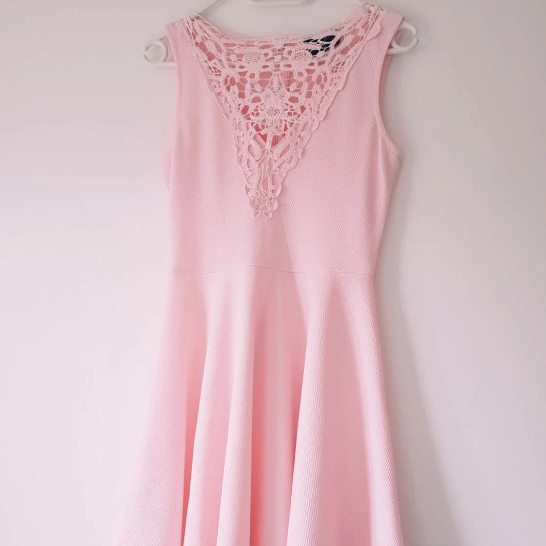 Ljusrosa klänning från AX Paris strl M