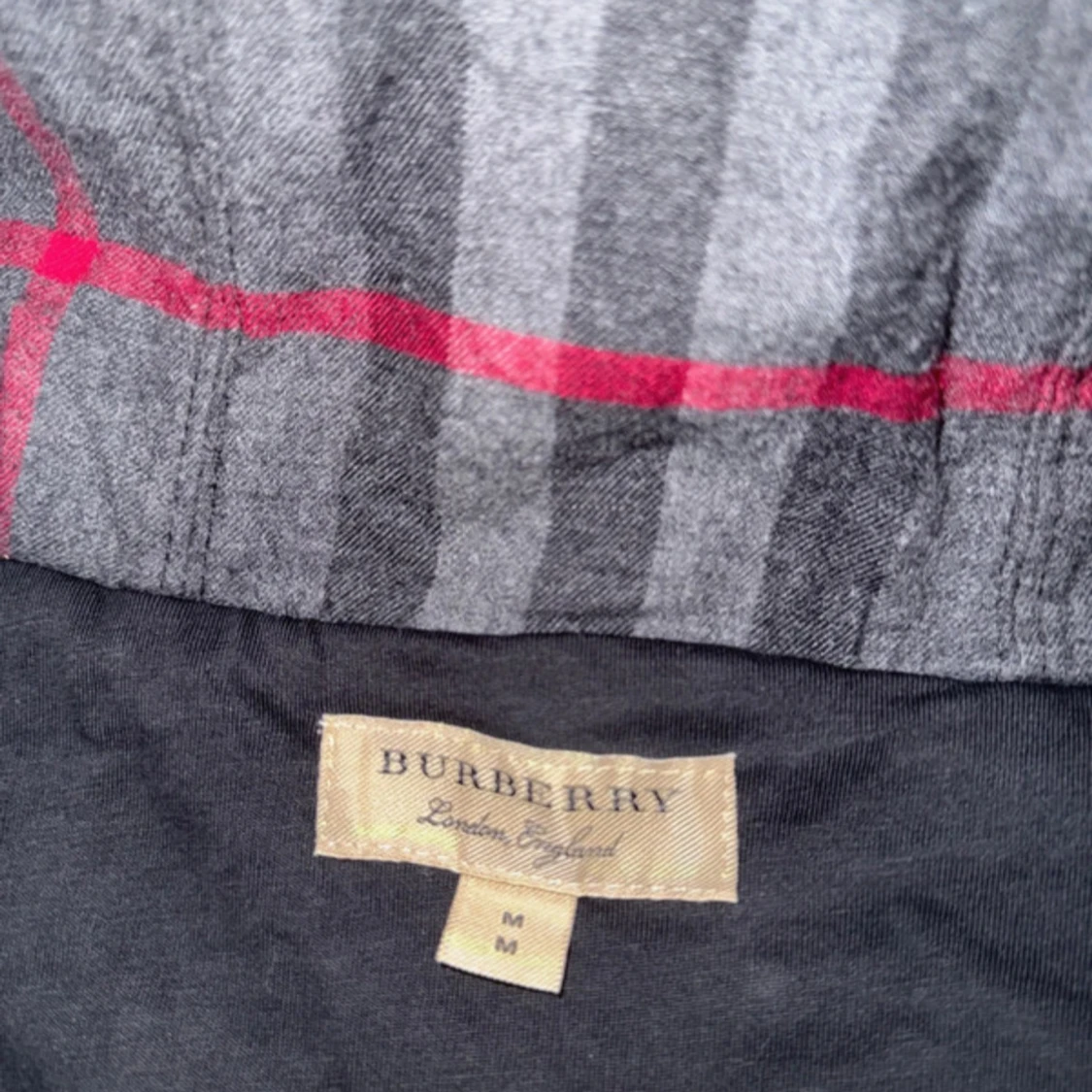 Svart burberry zip up hoodie - 1