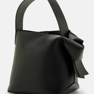 Väska - Svart stilren väska från bubbleroom som passar till allt❤️Helt ny✨️