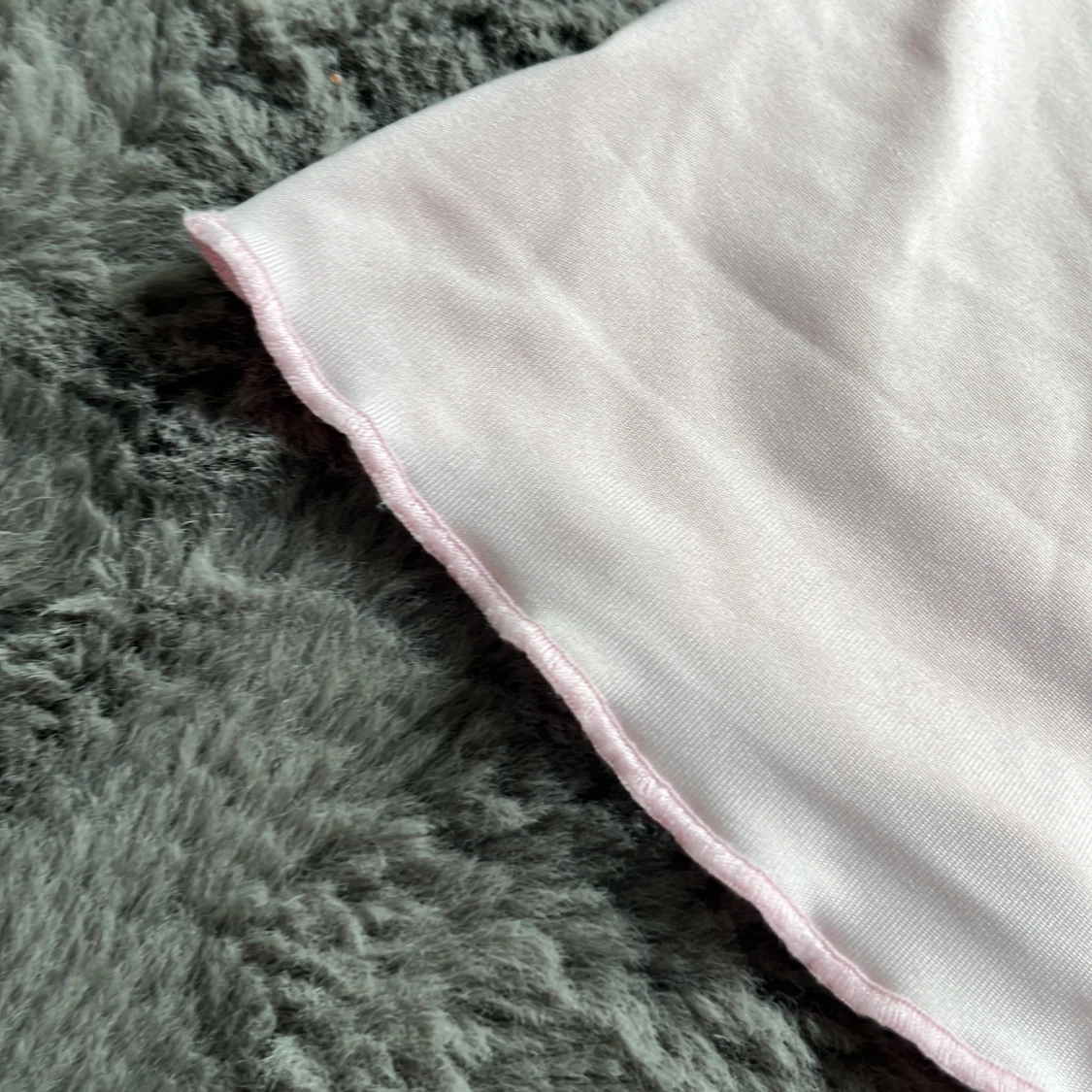 Ljusrosa linnetopp med spets från SHEIN - 3