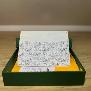Snygg plånbok - Snygg plånbok aldrig använda, box tillkommer