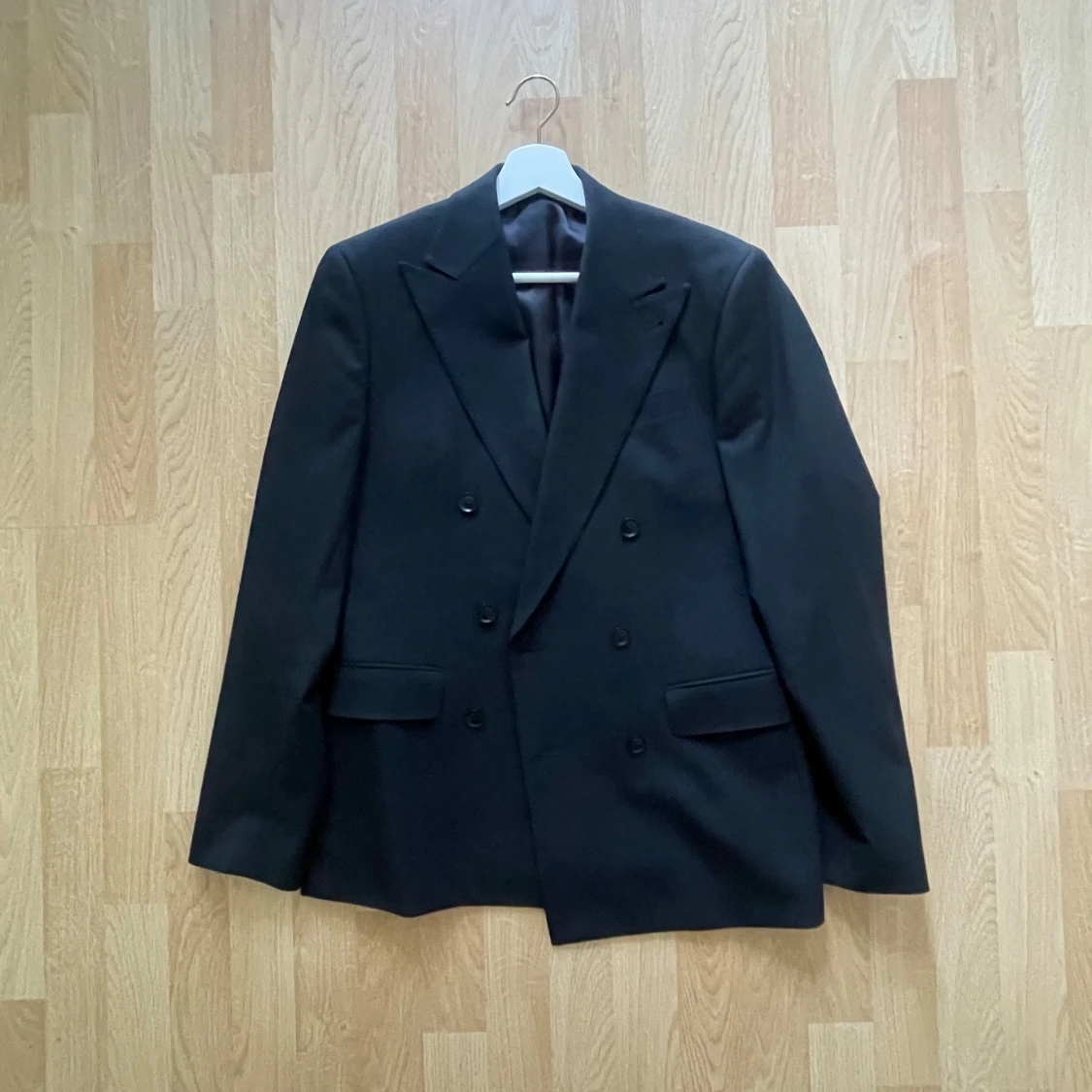 Svart kavaj från Bläck, tailored fit
