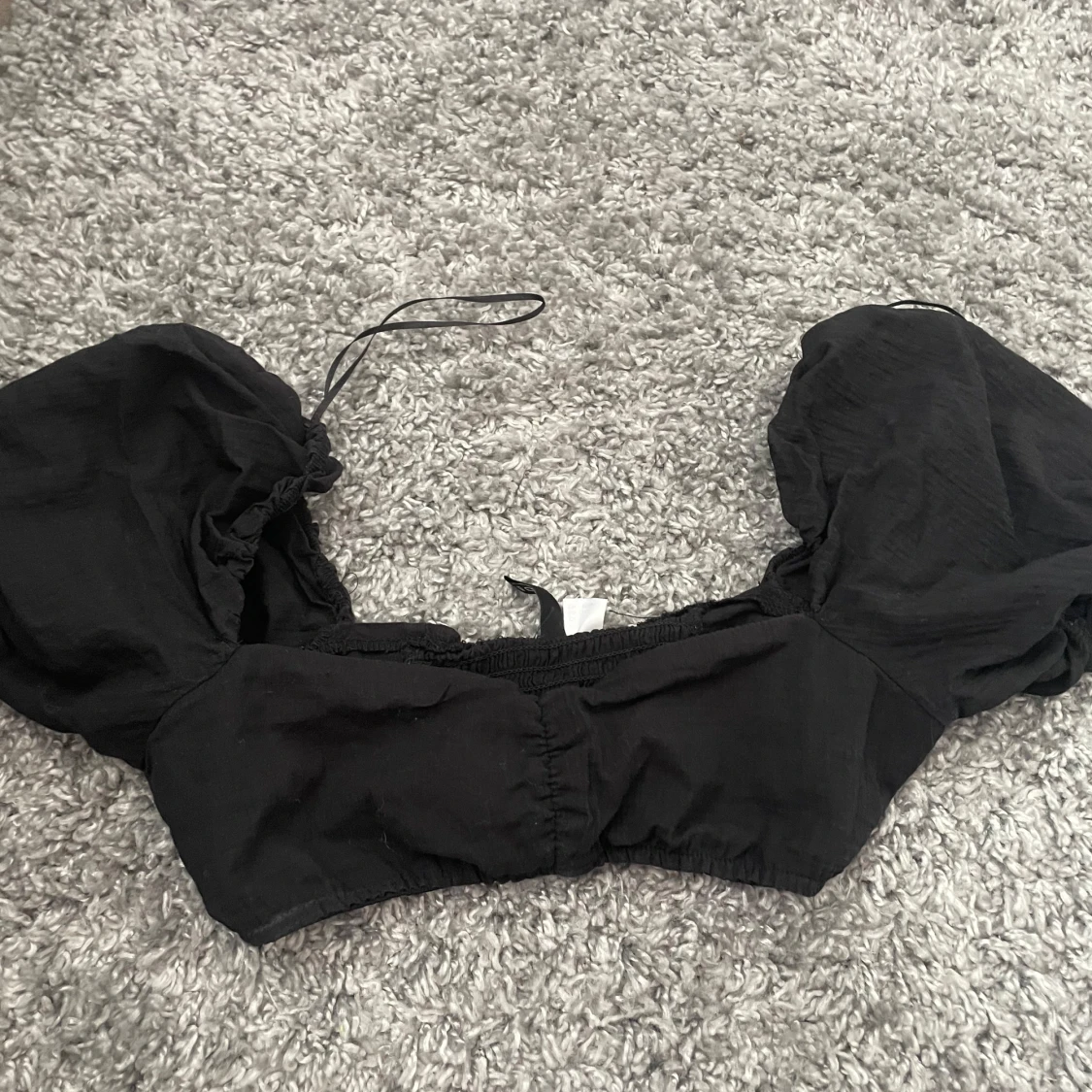 Svart croppad topp från H&M Divided