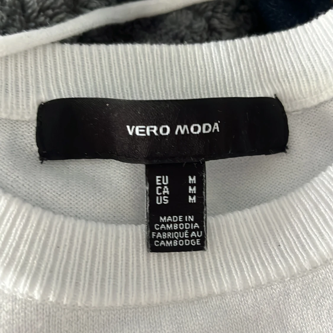Vit t-shirt från Vero Moda - 2