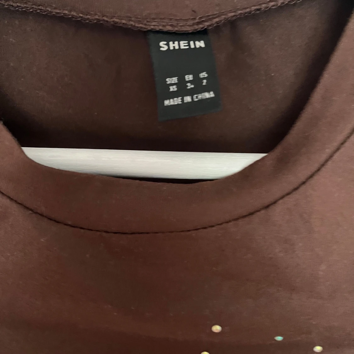 Brun croppad topp med strass från SHEIN - 2