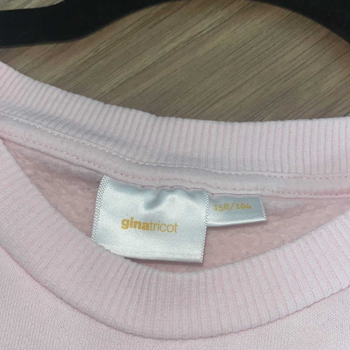 Ljusrosa puffärm tröja Gina Tricot - 2