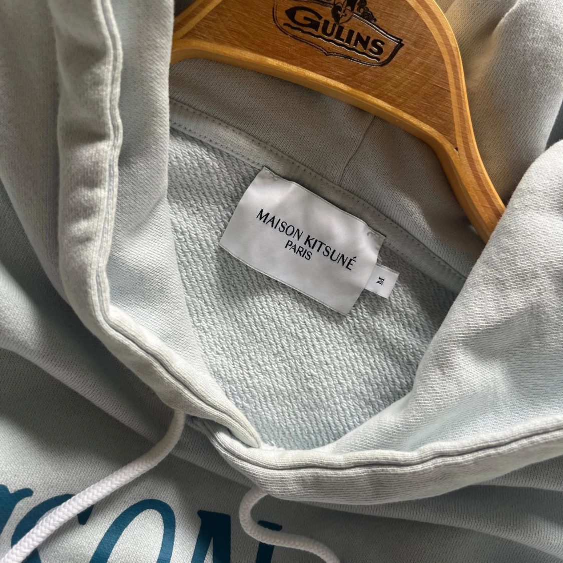 Ljusblå hoodie Maison Kitsuné - 1