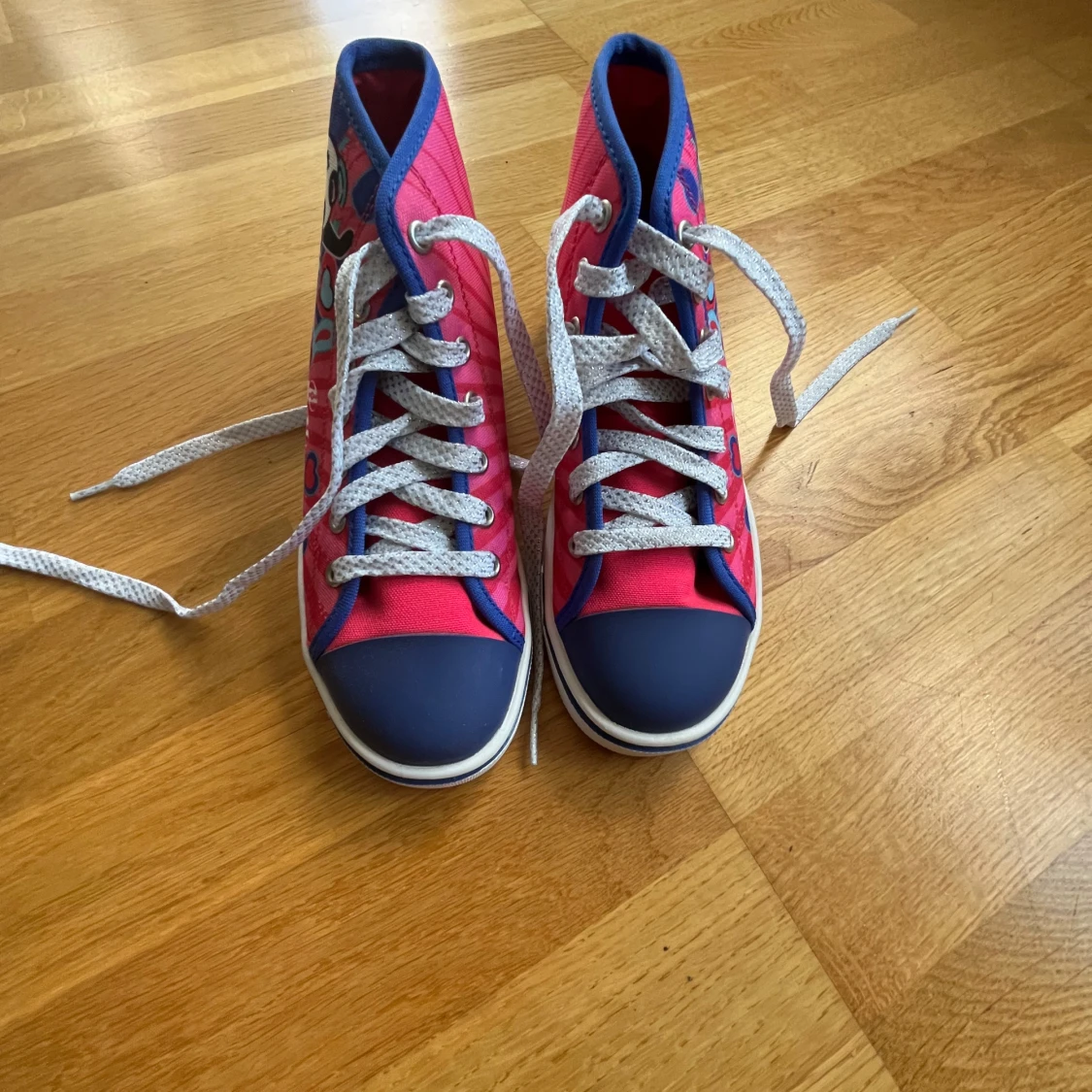 Heelys sneakers med hjul och mönster - 3