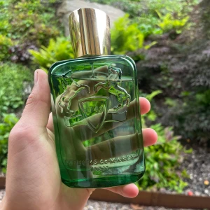 Parfums de Marly Greenley 125ml - Köpte den förra året i maj, men har ej kommit till användning. Har kvar NK påsen men tyvärr inte kvittot🙌 förpackningen är lite skadad oxå😁