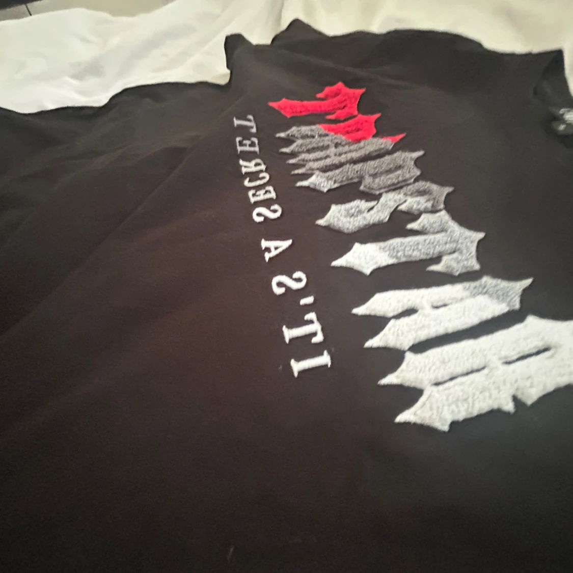 Svart Trapstar t-shirt med brodyr - 1