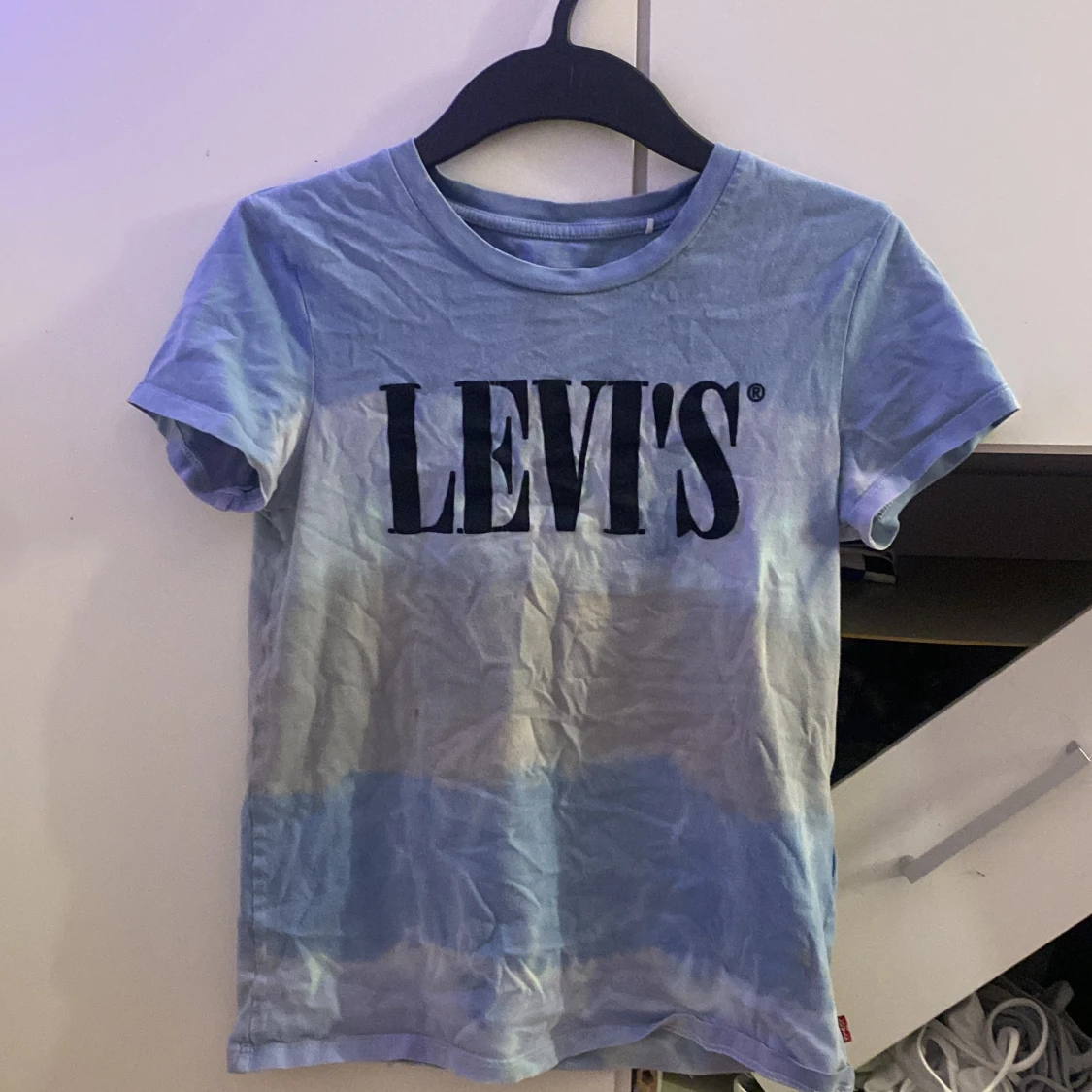 Blå Levi's t-shirt med logga