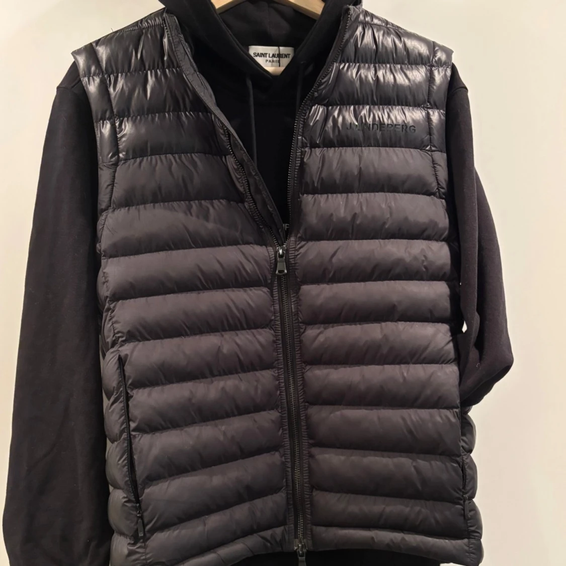 Svart dunväst från J.Lindeberg - 91