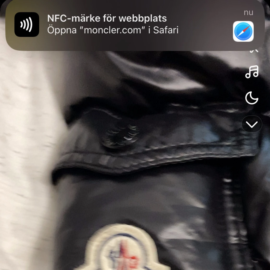 Svart Moncler dunjacka med huva - 4