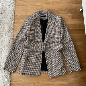 Kavaj - Ny utan prislapp. 