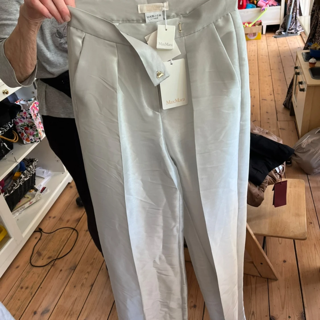 Silvriga kostymbyxor från Max Mara