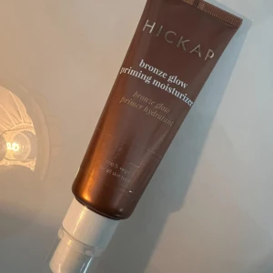 Hickap bronze glow primer  - Använd få gånger. Den gamla formulan ❣️